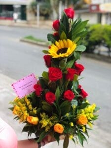 Espiral de rosas y girasol R36