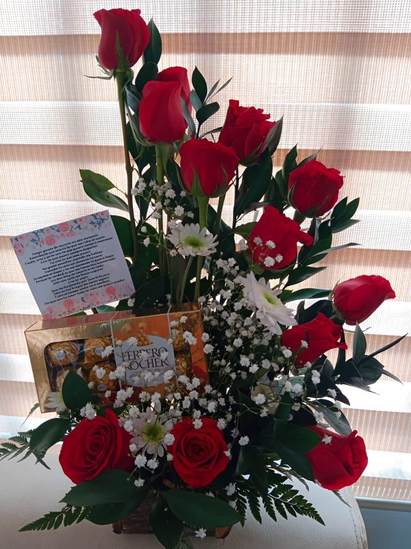 Escalera de rosas y ferrero x 8  R43