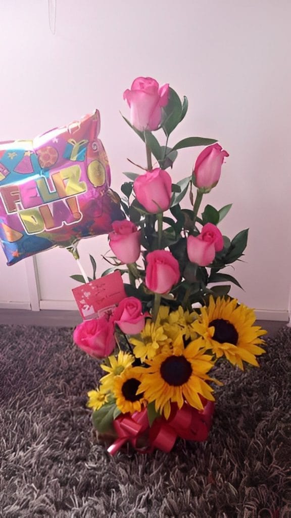 Ramo de Flores con Globo en Funza R06 - Floristería en Funza Te Mando Flores.