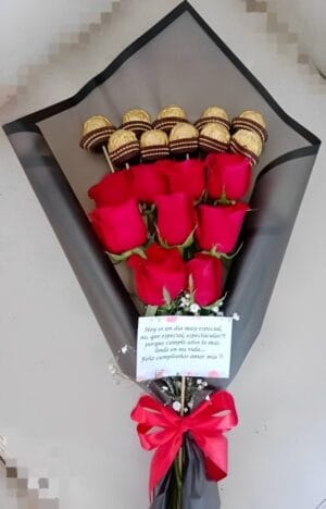 Bouquet por 10 ferrero y rosas R168